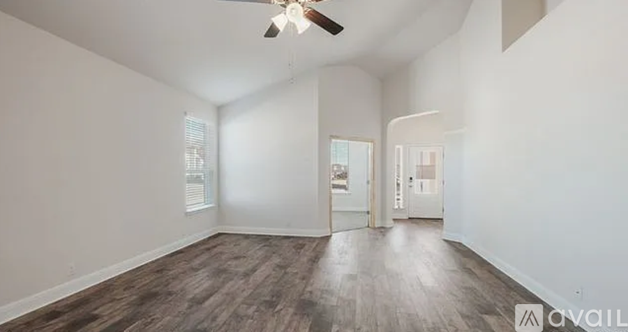 327 Colorado Cyn 4 Beds Single Family Home for Rent - Photo gallery 3