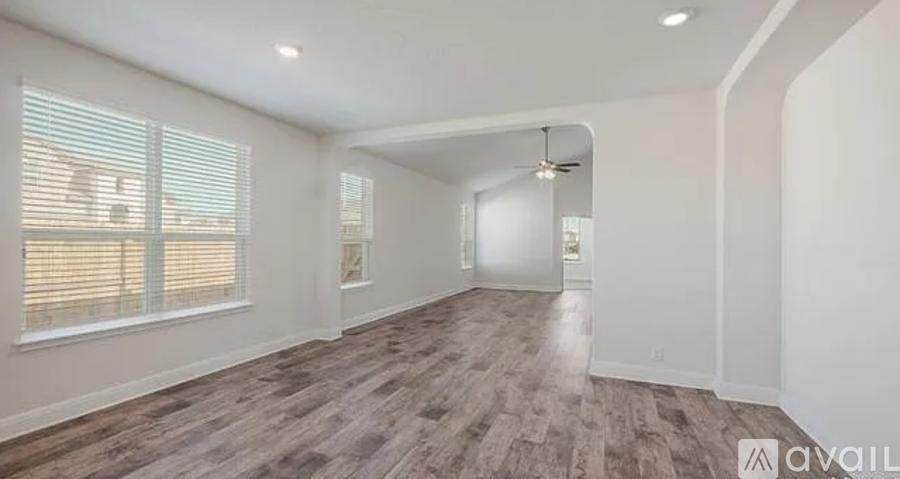 327 Colorado Cyn 4 Beds Single Family Home for Rent - Photo gallery 4