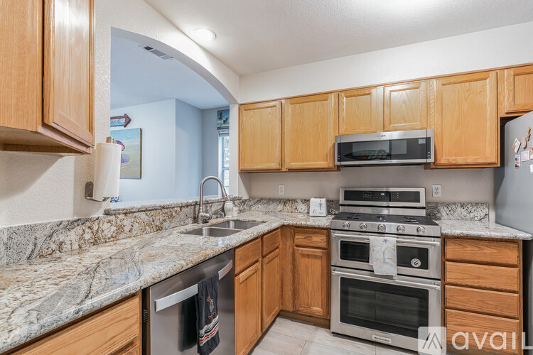 4692 Carpinteria Avenue 2 Beds Condo for Rent - Photo gallery 4