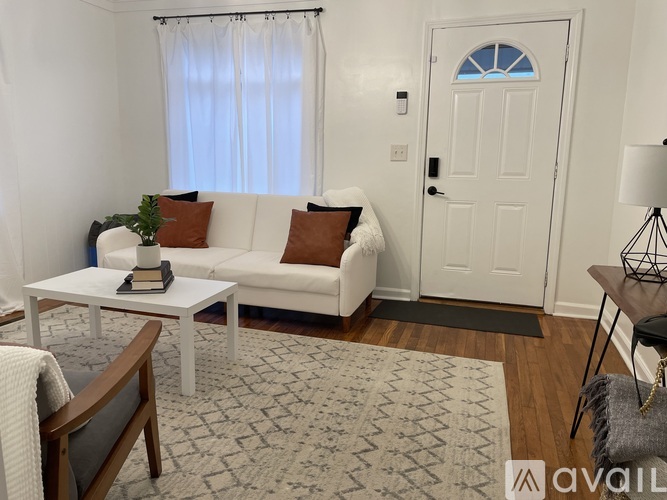 1007 East Unaka Avenue 2 Beds Apartment for Rent - Photo gallery 3