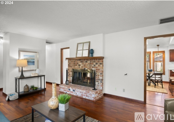 14525 SW Forest Drive 2 Beds Single Family Home for Rent - Photo gallery 4