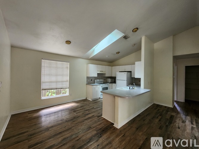 2027 SW 73rd St 3 Beds Single Family Home for Rent - Photo gallery 5