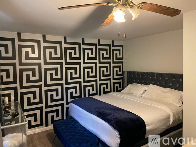 1490 Waterfront Drive 4 Beds Single Family Home for Rent - Photo gallery 1