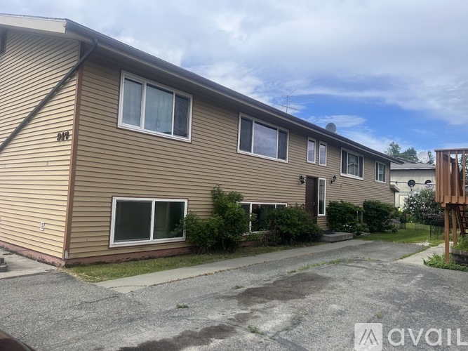 917 E 46th Ct 2 Beds Apartment for Rent - Photo gallery 1