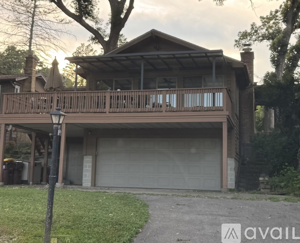 4613 West Lake Shore Drive 3 Beds Single Family Home for Rent - Photo gallery 4