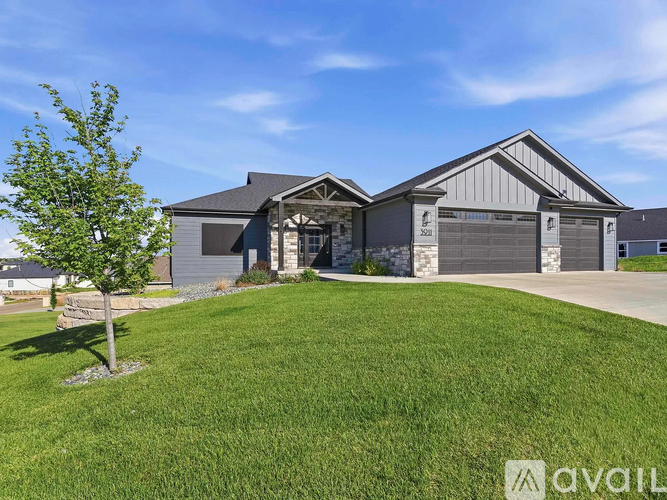 3911 Travers Cir 5 Beds Single Family Home for Rent - Photo gallery 1