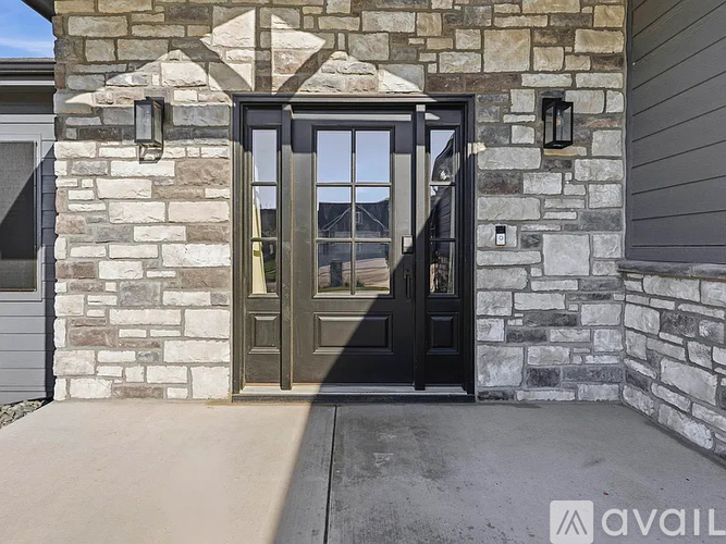 3911 Travers Cir 5 Beds Single Family Home for Rent - Photo gallery 3