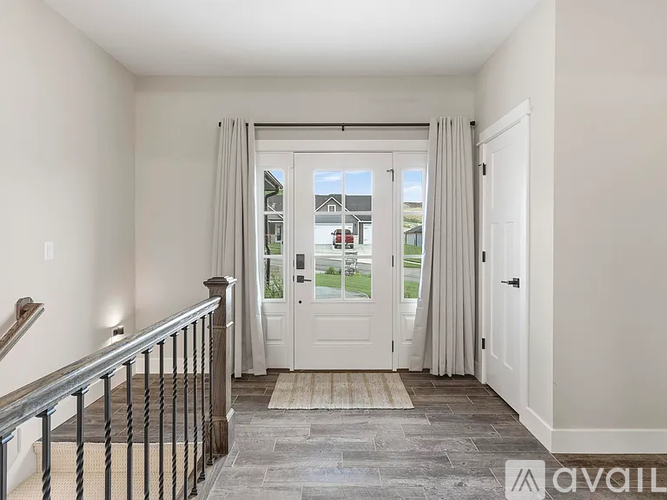 3911 Travers Cir 5 Beds Single Family Home for Rent - Photo gallery 4