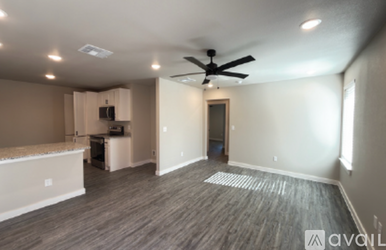 2844 Glennster St 3 Beds Single Family Home for Rent - Photo gallery 2