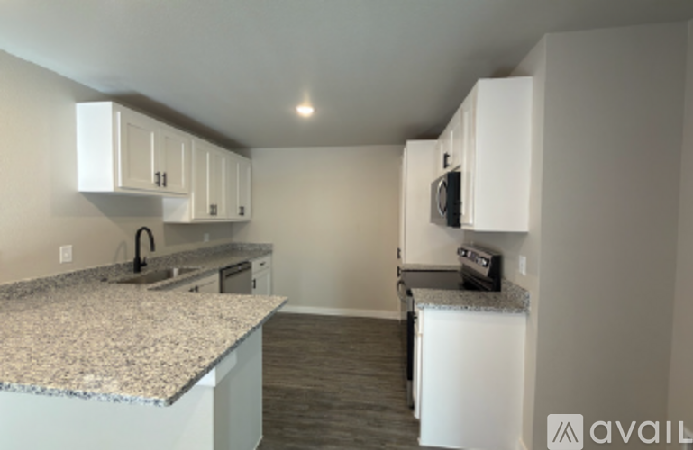2844 Glennster St 3 Beds Single Family Home for Rent - Photo gallery 3