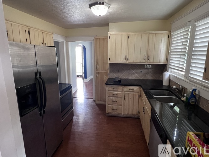 1217 Chester Avenue 2 Beds Single Family Home for Rent - Photo gallery 4