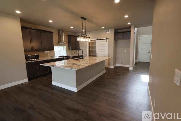 160 Chapel Hill Circle 4 Beds Single Family Home for Rent - Photo gallery 2