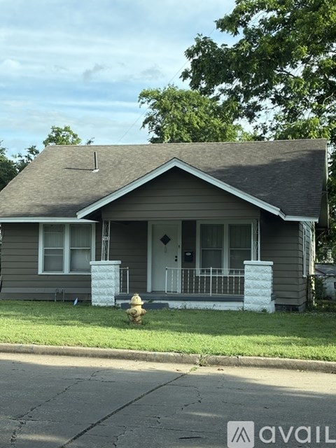 2502 E Newton St 4 Beds Apartment for Rent