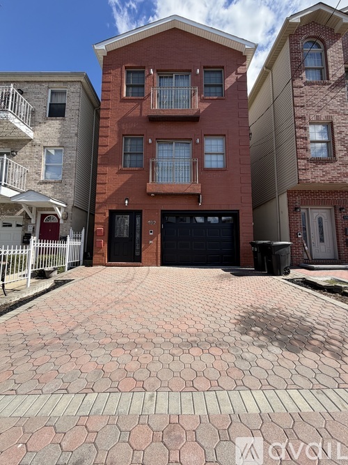 192 Arlington Avenue 3 Beds Apartment for Rent - Photo gallery 2