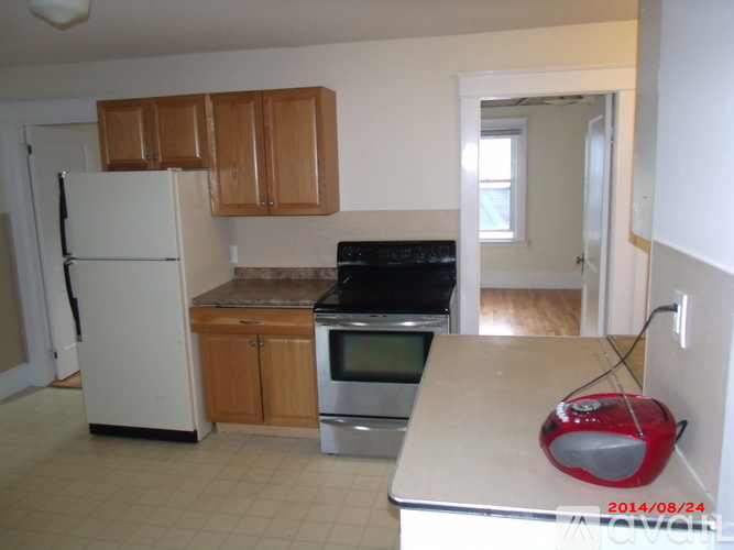 Roosevelt Avenue 3 Beds Apartment for Rent - Photo gallery 1