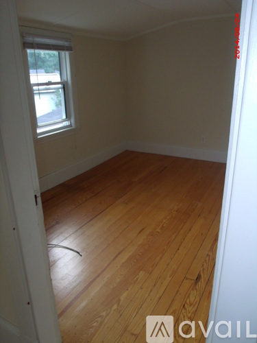 Roosevelt Avenue 3 Beds Apartment for Rent - Photo gallery 2