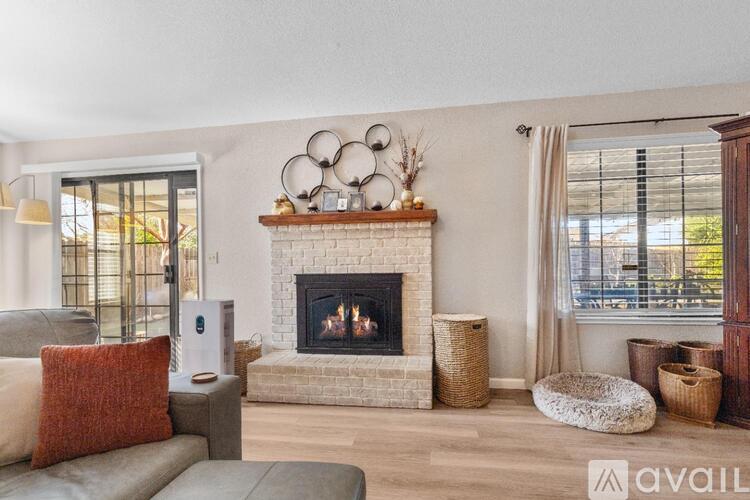 9733 Northstar Ct 3 Beds Single Family Home for Rent - Photo gallery 3