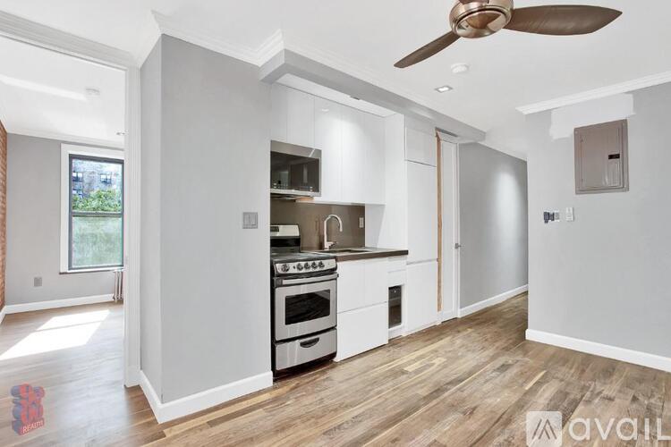 2100 2nd Avenue 3 Beds Apartment for Rent - Photo gallery 1