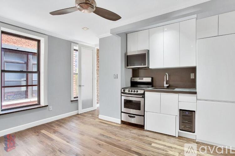 2100 2nd Avenue 3 Beds Apartment for Rent - Photo gallery 2