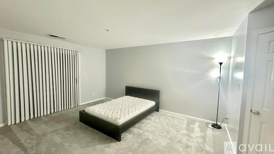 244 South Reynolds Street 1 Condo for Rent - Photo gallery 1