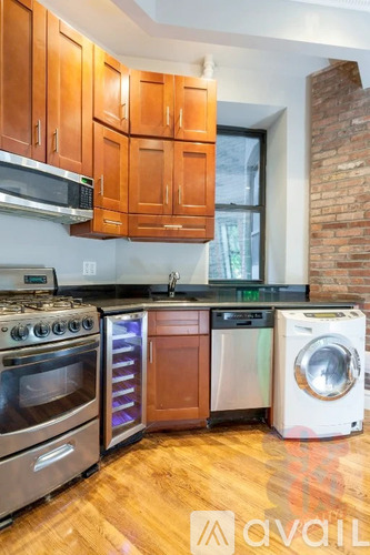 250 Mott St 1 Apartment for Rent - Photo gallery 1