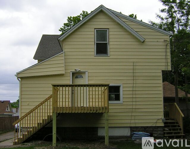 527 Hall Ave 1 Apartment for Rent - Photo gallery 1