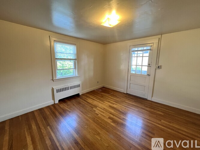 81 Fuller St 2 Beds Apartment for Rent - Photo gallery 3