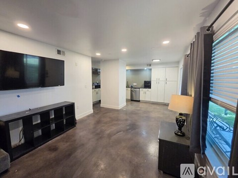 2200 Dickson Drive 2 Beds Apartment for Rent