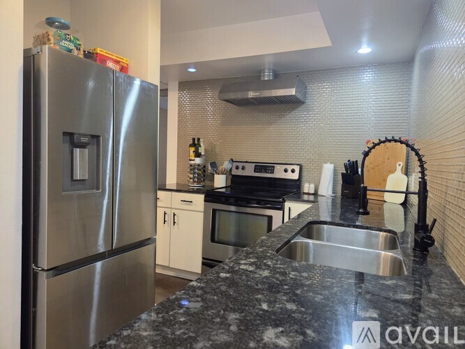 2200 Dickson Drive 2 Beds Condo for Rent - Photo gallery 4