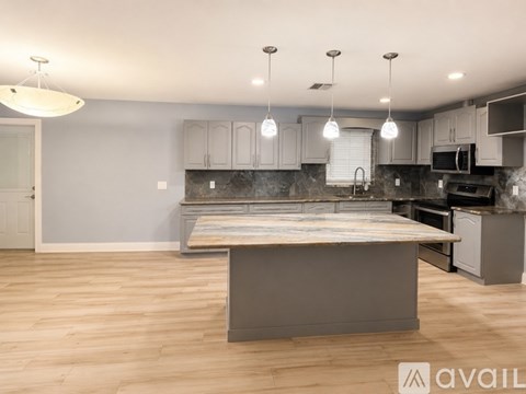 605 Red Robin Road 3 Beds Apartment for Rent