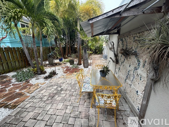 2627 Dartmouth Avenue North 3 Beds Single Family Home for Rent - Photo gallery 2