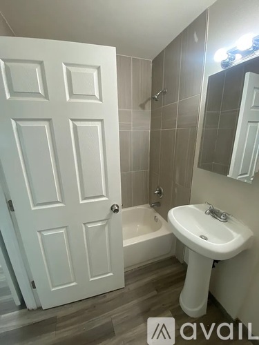 971 Main Street 1 Apartment for Rent - Photo gallery 5