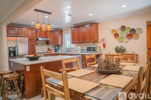 1582 W Chanticleer Rd 3 Beds Apartment for Rent