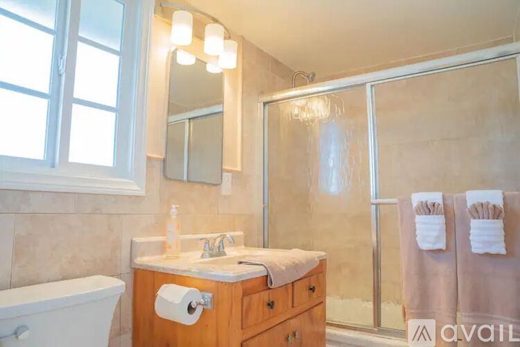 1582 W Chanticleer Rd 3 Beds Single Family Home for Rent - Photo gallery 3