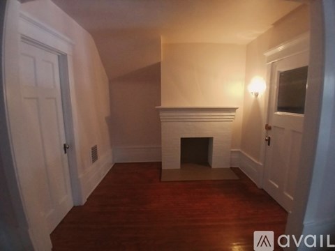 822 Potomac Avenue 2 Beds Apartment for Rent