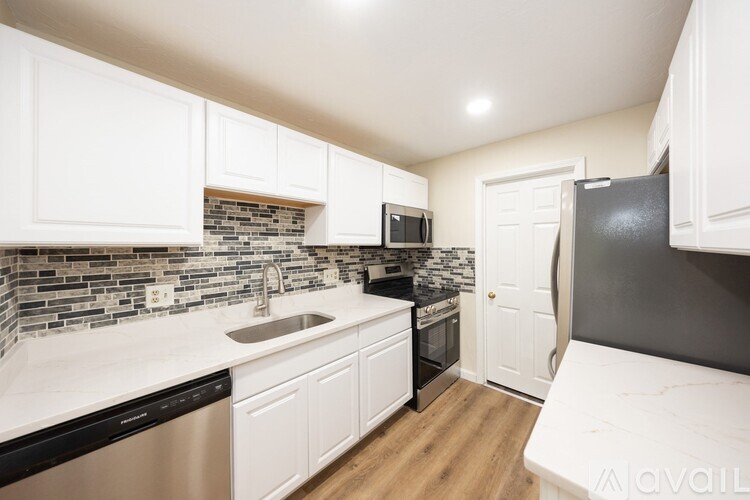 1195 Grafton Street 2 Beds Condo for Rent - Photo gallery 4