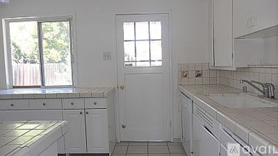 14324 Hemlock Street 3 Beds Single Family Home for Rent - Photo gallery 3