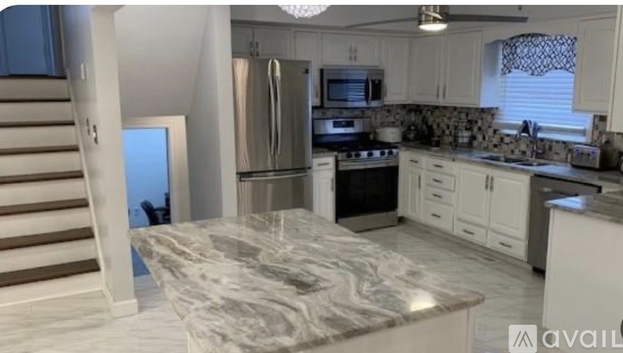 857 Oakridge Drive 4 Beds Single Family Home for Rent - Photo gallery 5