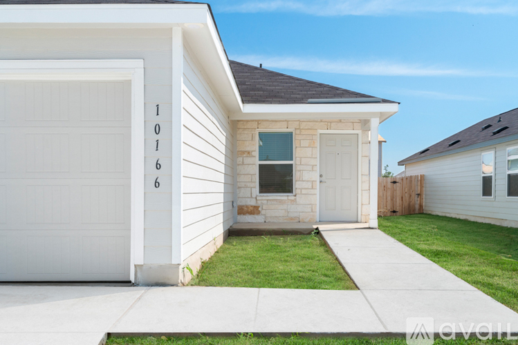 10166 Asta Trl 3 Beds Single Family Home for Rent - Photo gallery 1