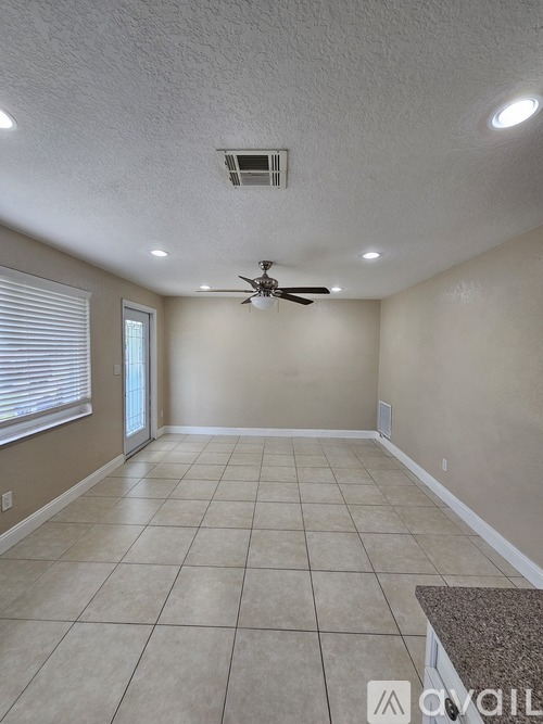 2660 Northeast 18th Street 2 Beds Single Family Home for Rent - Photo gallery 3
