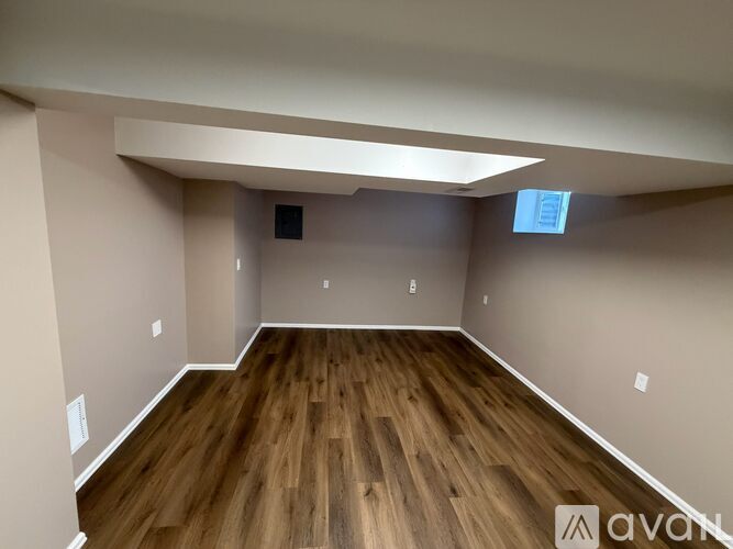 10194 West Maryland Drive 3 Beds Single Family Home for Rent - Photo gallery 4