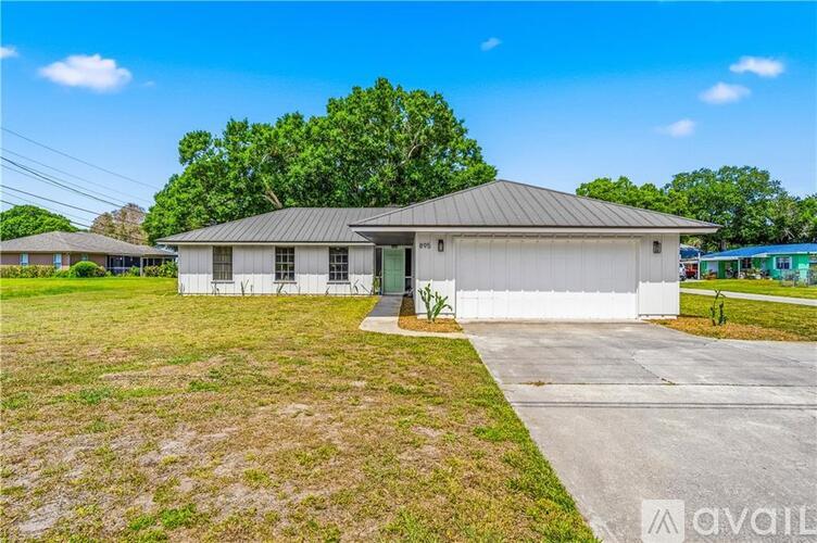 895 20th Ave 3 Beds Single Family Home for Rent - Photo gallery 1