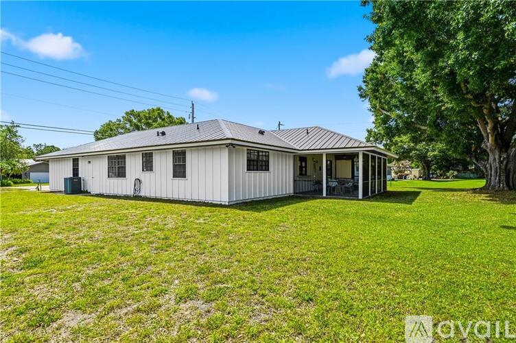 895 20th Ave 3 Beds Single Family Home for Rent - Photo gallery 2