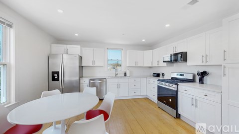 659 South St 4 Beds Apartment for Rent
