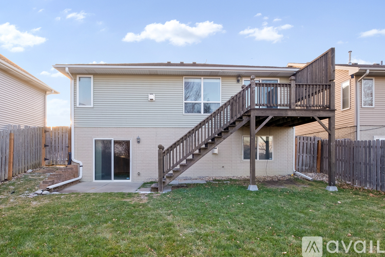 10015 S 170th Cir 4 Beds Single Family Home for Rent - Photo gallery 3