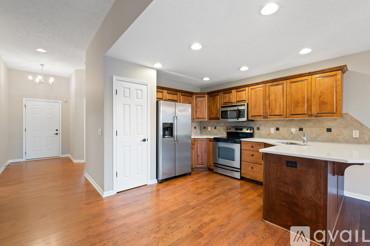 10015 S 170th Cir 4 Beds Single Family Home for Rent - Photo gallery 5