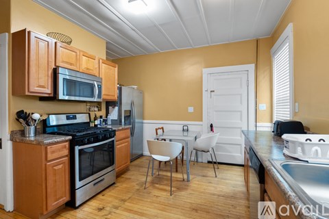 54 Chester Ave 4 Beds Apartment for Rent