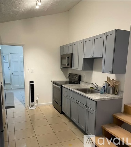 606 Onehee Ave 1 Single Family Home for Rent - Photo gallery 3