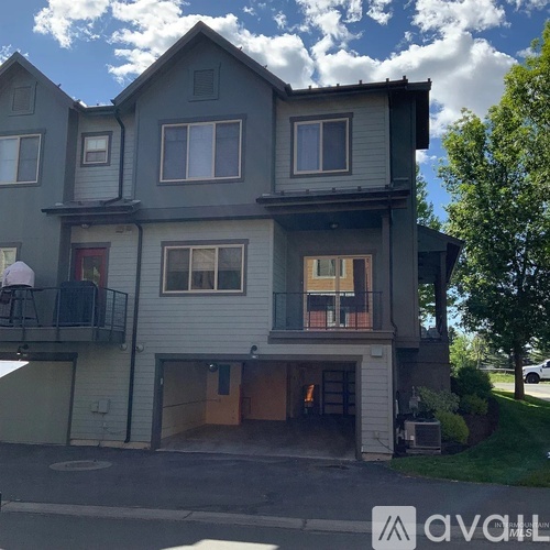 901 Countryside Boulevard 3 Beds Single Family Home for Rent - Photo gallery 1