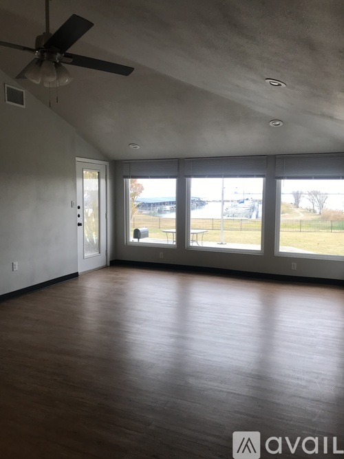 5938 Marina Drive 2 Beds Apartment for Rent - Photo gallery 1